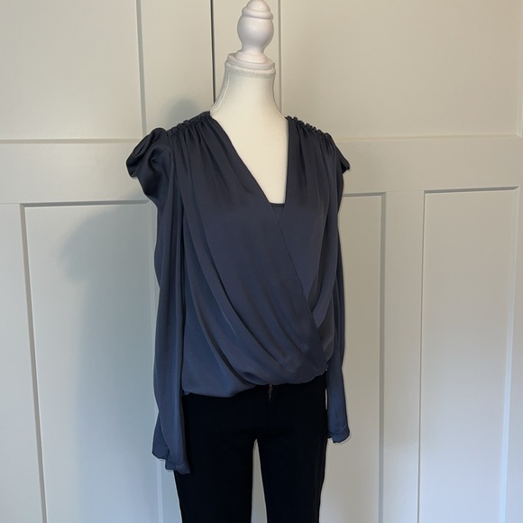 BCBG Max Aztia Drape Sleeve Wrap Blouse Size XXS Charcoal - Picture 4 of 8